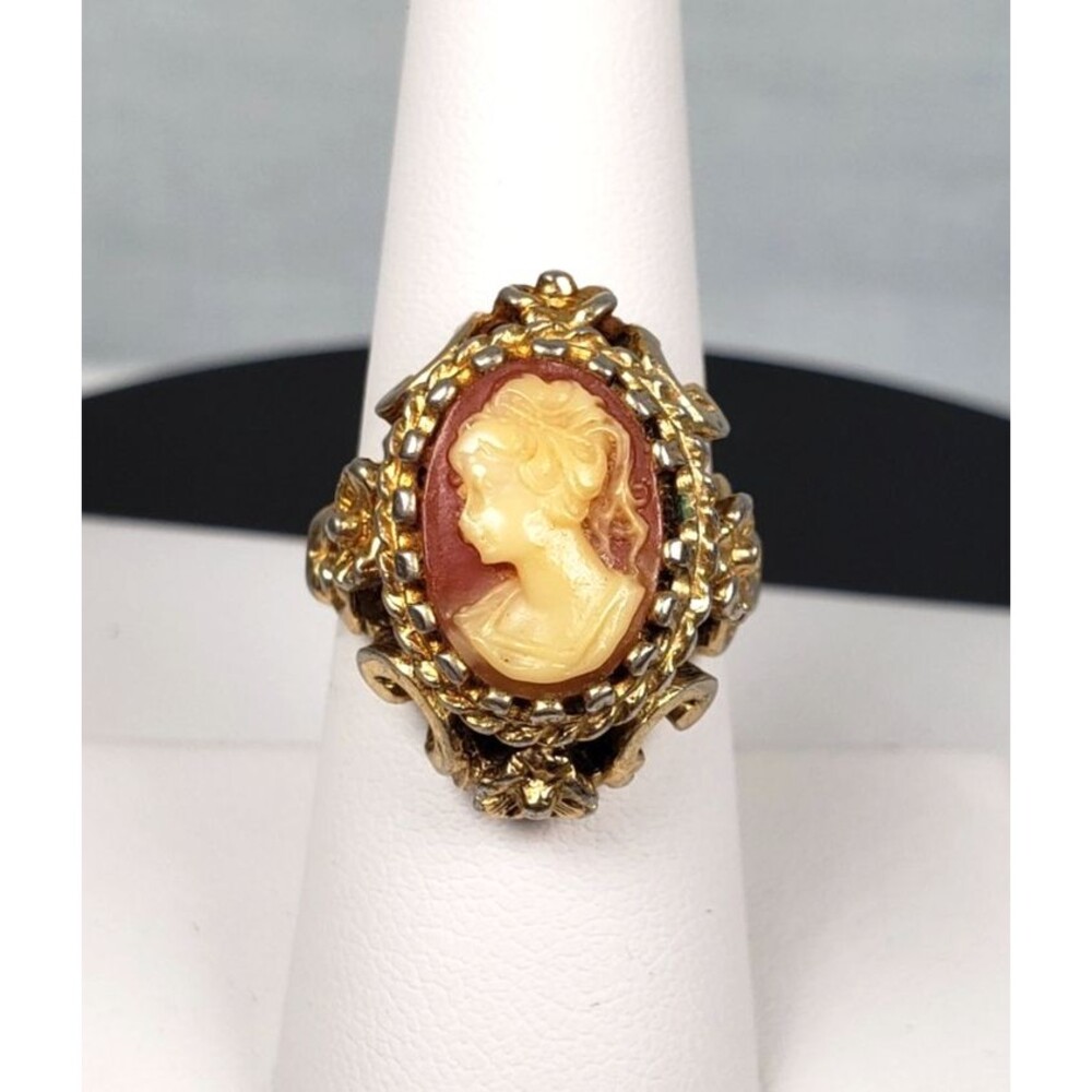 Vintage/Antique HMS Crown Marked Cameo Ring Ornate Queen's Flowers Sz 7